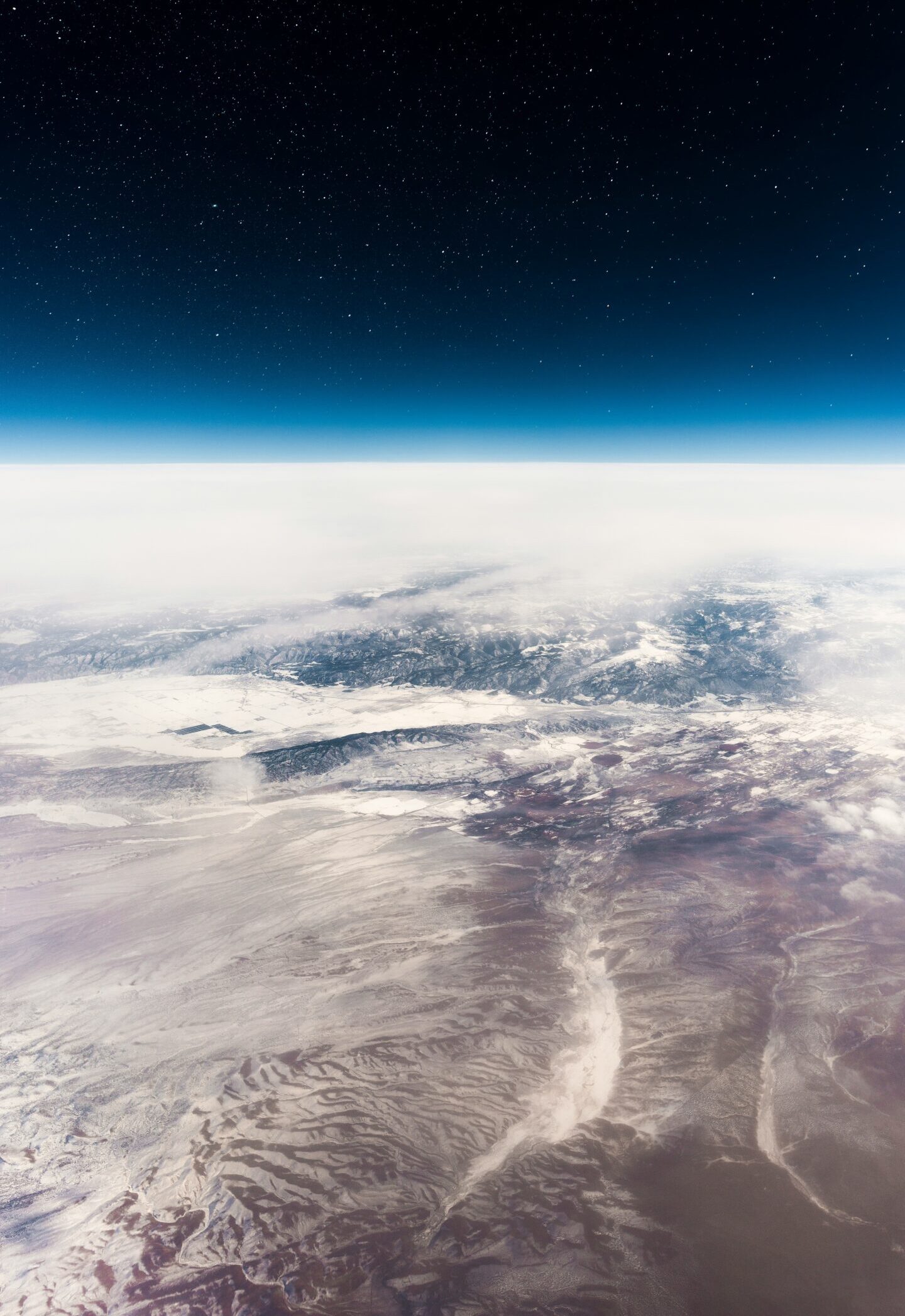 daniel-olah-HNkgPFBShSw-unsplash